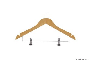 Grucce in legno naturale con pinze personalizzate Grucce in legno naturale con pinze personalizzate